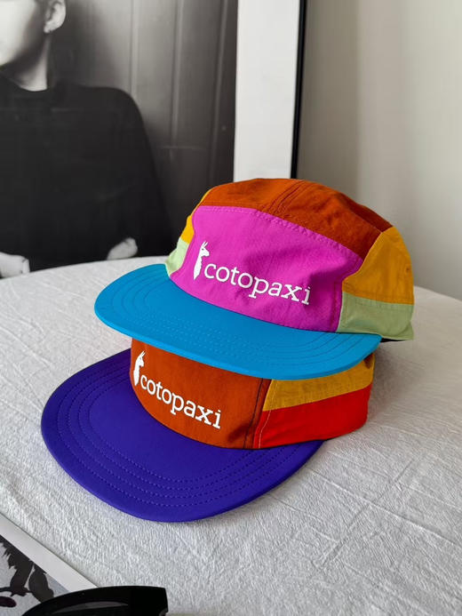 原单正品 Cotopaxi|美洲羊驼拼色速干帽 日本东京旗舰店有售！快干防水，头围可调尺寸-帽檐长7cm/帽围可调节~
蓝色/紫色
飞机盒+原版密封袋包装
代购900 商品图3