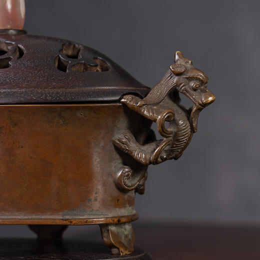 清	铜螭龙耳四足椭圆形香炉（紫檀盖座） 商品图2