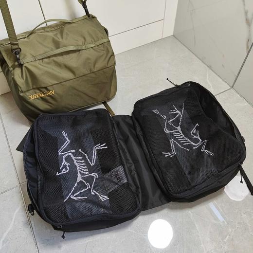 点此购买 始祖鸟收纳包手提可单肩斜挎双面包 qk 319596 商品图5