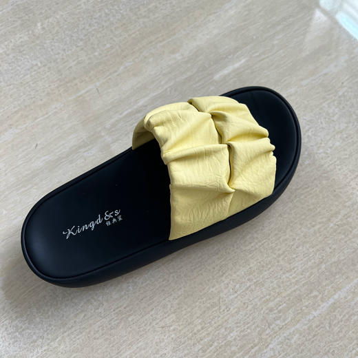 经典鲨2025年夏季新品露趾厚底舒适甜美褶皱实用室内外休闲凉拖鞋KW393-529011 商品图5