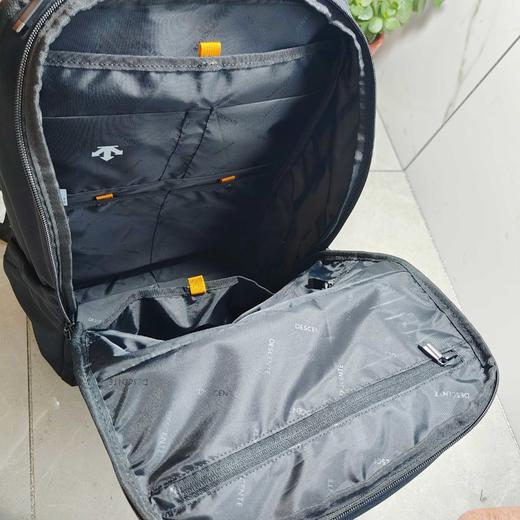 点此购买 迪桑特双肩背包 休闲背包学生书包电脑包 qk 319598 商品图6