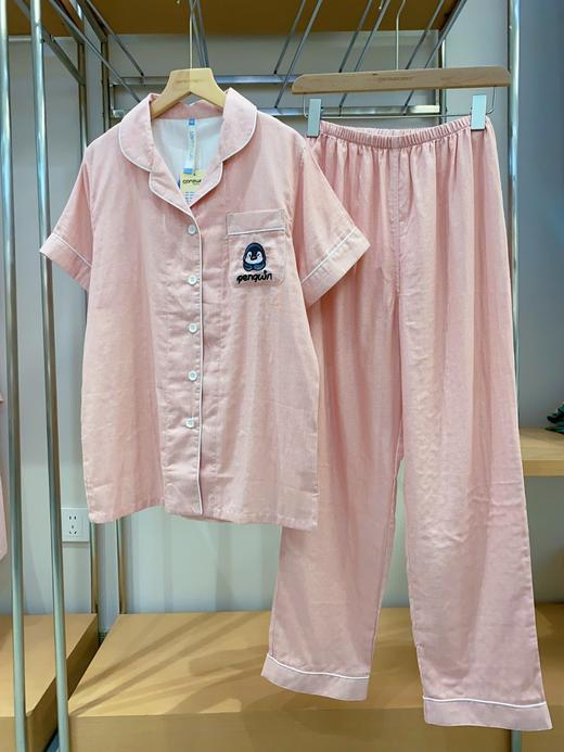 松植屋情侣款口袋小企鹅刺绣双层纱纯棉短袖长裤纱布睡衣套装男女款家居服 商品图0