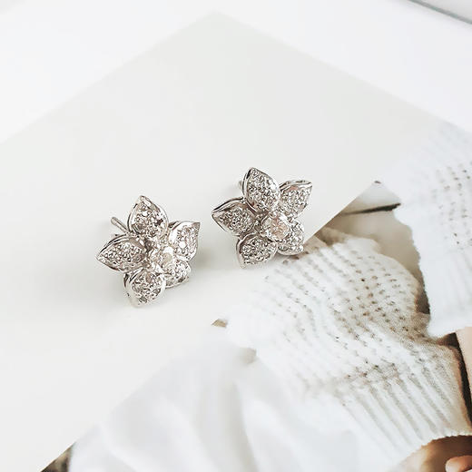 【天然正品】PT900铂金时尚设计款满钻近30分花朵造型钻石耳钉12.4*12.4*16.3MM（皆取最大值）女士现售价：2880！160525NJM17 商品图4