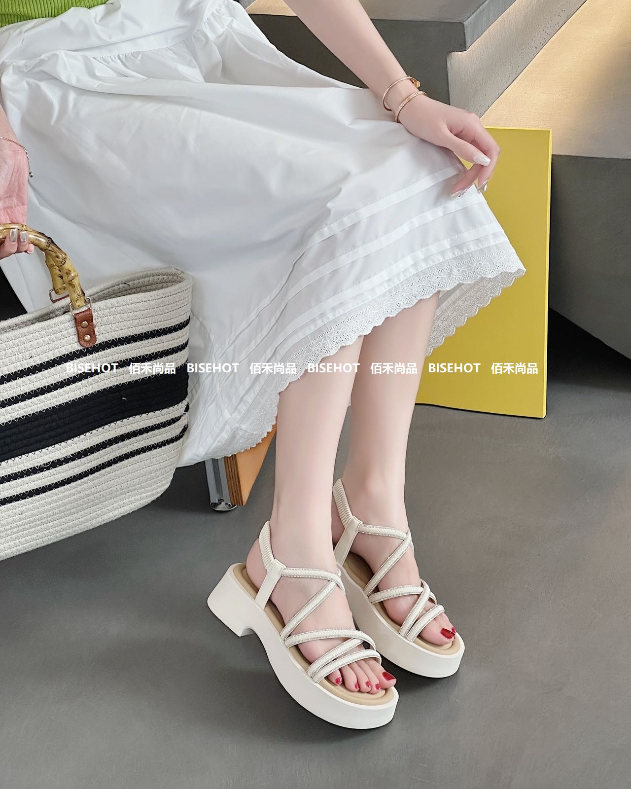 新品女凉鞋671B52595（W）