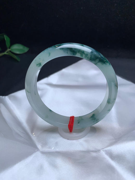 620040，58.5冰飘花手镯，整条油润油润的，底妆清新干净 商品图0