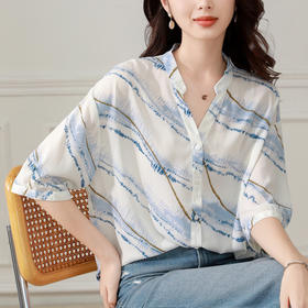 KQLB43N1605 2025夏季薄款凉感雪纺短袖上衣女显瘦设计感v领衬衣条纹衬衫