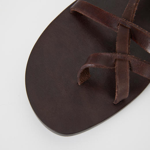 ROMI STUDIO“罗马假日” 牛皮革复古风交叉带平底凉鞋 RW24LP30968【发货时间25天】 商品图2