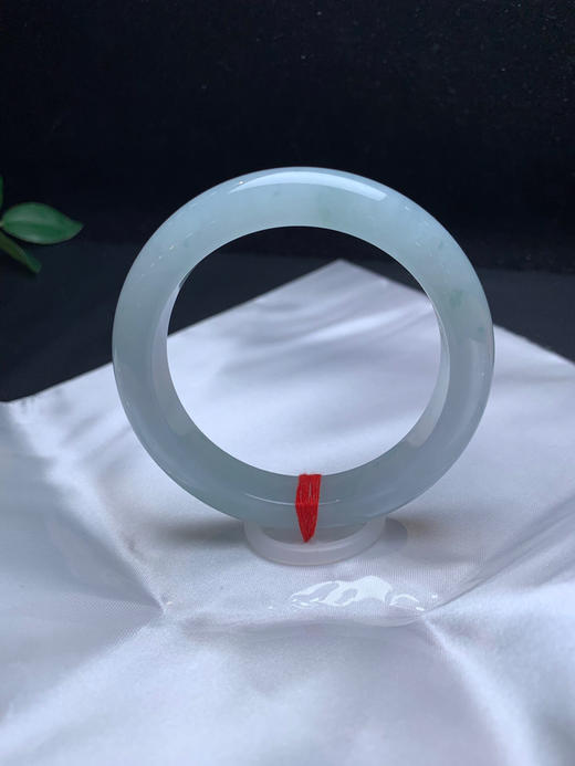 620038，56.5淡晴底手镯，清新干净，清秀，润润的 商品图0