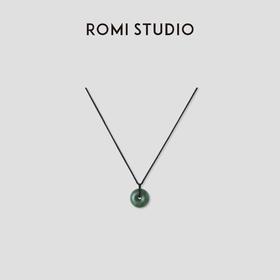 ROMI STUDIO 非金属棉绳项链 绿色圆环吊坠复古风项链 RWCRP33376【发货时间25天】