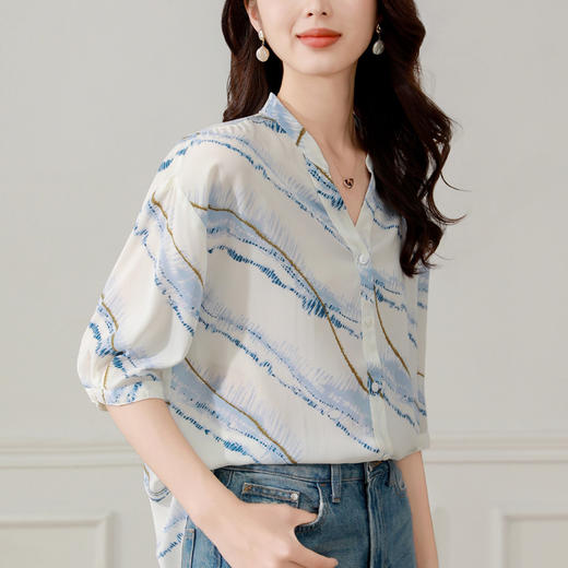 KQLB43N1605 2025夏季薄款凉感雪纺短袖上衣女显瘦设计感v领衬衣条纹衬衫 商品图2