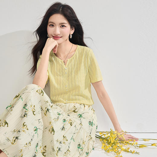 【专属特价】熙世界碎花半身裙女2025夏天新款浪漫清新空气绉感印花a字裙伞裙 商品图1