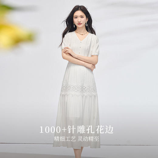 【专属特价】熙世界法式白色连衣裙女2025夏季新款气质高腰绣花泡泡袖V领长裙 商品图2