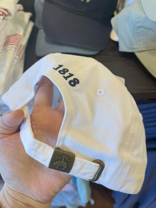 推荐布克兄弟棒球帽！Brookbrothers 男女同款可调节棒球帽🧢 质量版型超好，背后可调节的古铜质地小羊扣，只要¥299直邮到手 商品图2