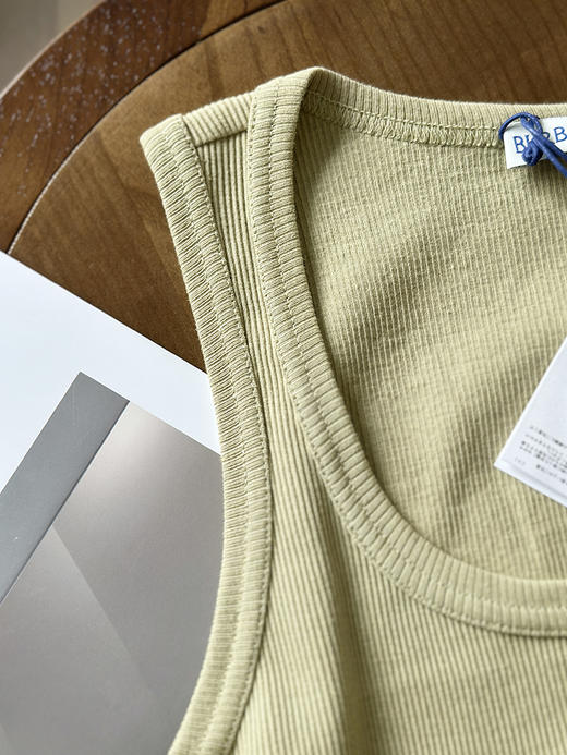 现货 THS-限时 B家 女士 U型领优雅背心 侧边经典格纹带 4色 BY604 商品图8