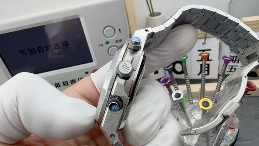 APS皇家橡树26240，霜金款渐变蓝，搭载4401飞返一体机，刻字机芯，顶工艺，至于正品original原版开模的super copy版本 做工精良 打磨精细 每一个细节处都尽显匠心精神❕❕❕ 商品图12