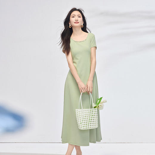 【专属特价】熙世界嫩绿色钉珠U领短袖连衣裙女高级感气质长裙子2025夏天新款 商品图3