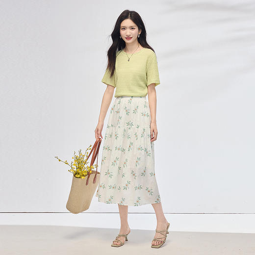 【专属特价】熙世界欧若风圆领正肩T恤女短袖2025夏日新款独特别致肌理感上衣 商品图3