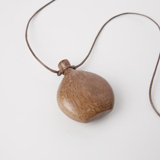 ROMI STUDIO 非金属棉绳项链 天然橡木壶形吊坠项链 RWCRP33122 商品图2