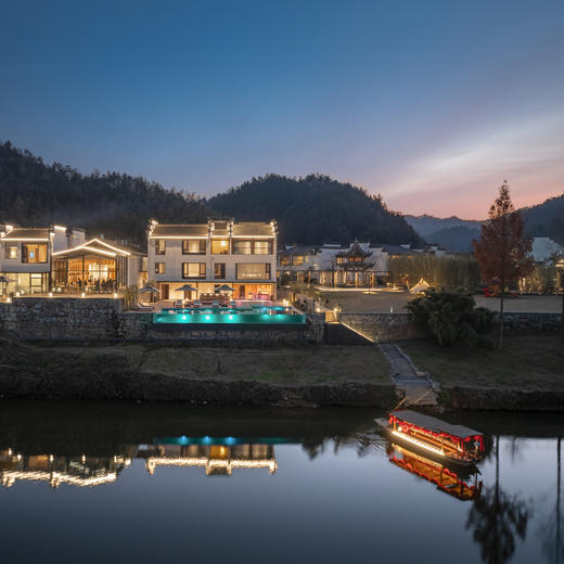 3天2晚【黄山紫阳烟雨度假酒店】周末不加价！含正餐、下午茶、门票/徽墨描金/沉浸式妆造、店内活动、汉服旅拍等，畅享12000㎡大型徽派园林景观酒店建筑群~ 商品图8