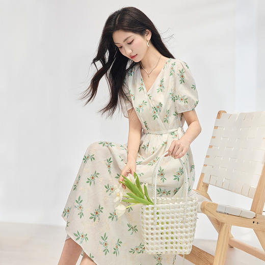【专属特价】熙世界小清新植物碎花半身裙女2025夏季新款高腰显瘦中长款a字裙 商品图4