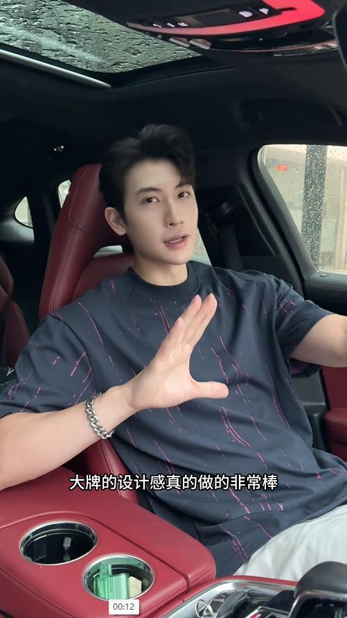 T3518夏季高级感新款男士美式磨破倒三角圆领短袖T恤宽松潮流宽松上衣 商品图0