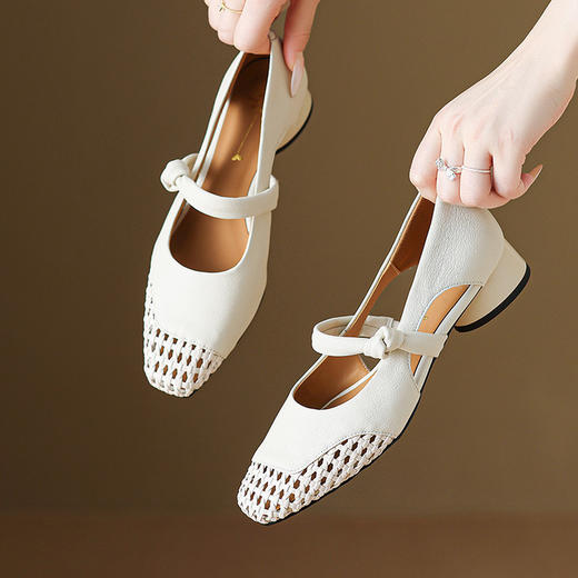 【预售5天】法式编织浅口方头粗跟单鞋女百搭舒适真皮中跟一字带镂空凉鞋HCYYHD&6153 商品图4