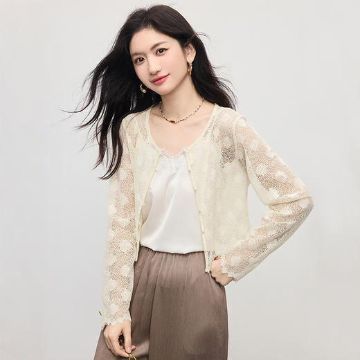 熙世界轻薄透气镂空蕾丝小衫女高级感夏新款提花外搭短款开衫上衣 商品图3