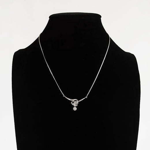 【天然正品】PT900铂金时尚设计款约0.30克拉钻石吊坠项链33.4*16.4*6.3MM（皆取最大值）女士现售价：3880！160525NJM25 商品图5