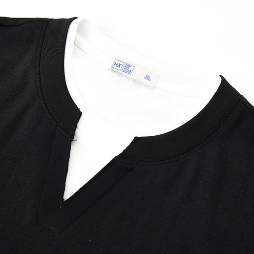 【新品上新】HX 夏季V叉圆领短袖T恤微宽松版型S102522274101 商品图4