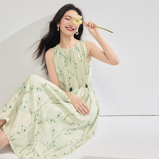 【专属特价】熙世界法式碎花挂脖背心连衣裙女夏季新款度假风圆领无袖a字长裙 商品图2