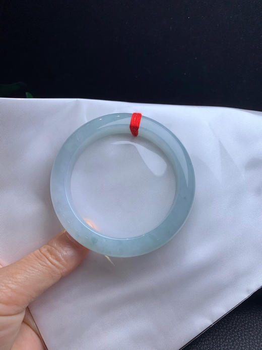 620038，56.5淡晴底手镯，清新干净，清秀，润润的 商品图4