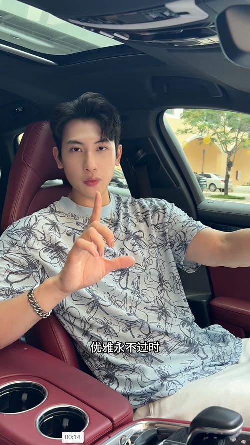 T3489夏季高级感新款韩版撞色抽象线条圆领短袖T恤百搭时尚休闲上衣 商品图0