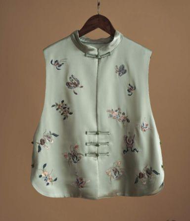 苍葭刺绣碟恋花真丝马甲 商品图0