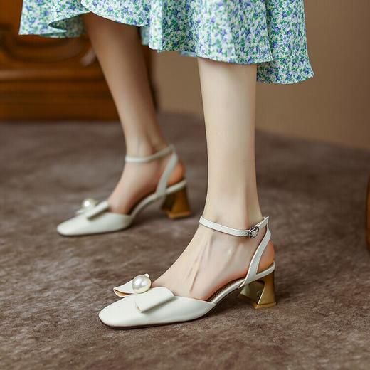【预售5天】夏季牛皮复古方头高跟鞋蝴蝶结一字扣带粗跟包头凉鞋女HB&A88 商品图2