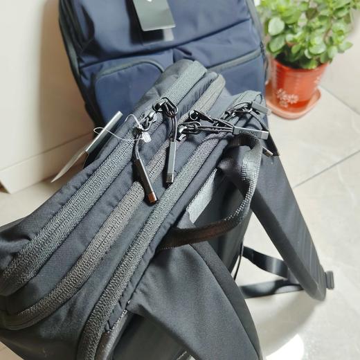 点此购买 迪桑特双肩背包 休闲背包学生书包电脑包 qk 319598 商品图4