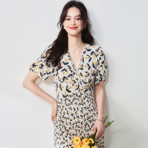 【大牌同款】25夏季轻奢气质风连衣裙 设计感潮流长裙 商品图7