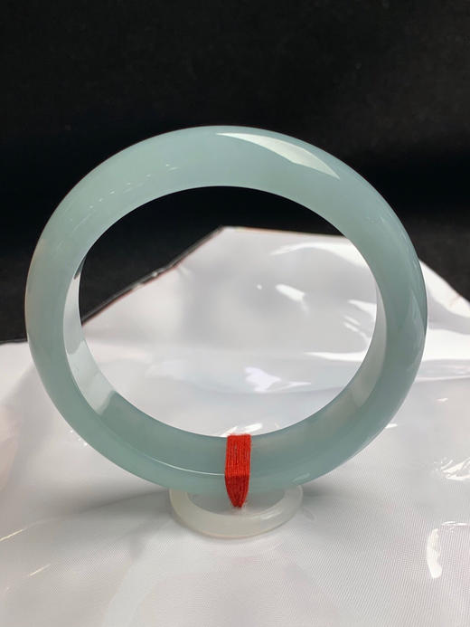 620044，57.6圈口，冰蓝正圈平安镯，蓝水料，静谧天空蓝，冰润有光感，上手有意境 商品图3