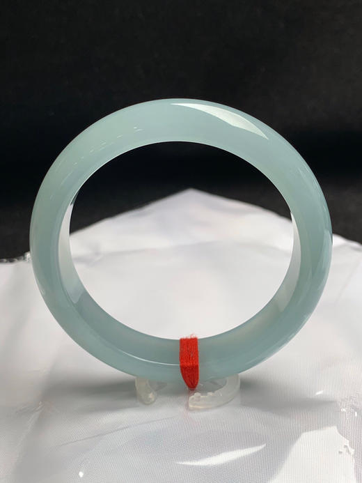 620044，57.6圈口，冰蓝正圈平安镯，蓝水料，静谧天空蓝，冰润有光感，上手有意境 商品图0