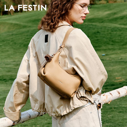 拉菲斯汀 OO包头层牛皮月牙包包夏天女包手提斜挎包白色包 商品图0