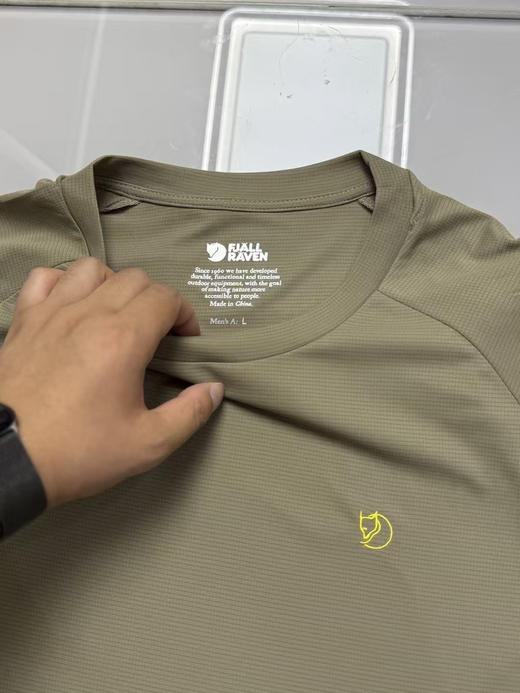 正品北极狐轻量徒步登山速干除臭短袖T恤，原价600多，几乎没有重量，超轻，0感短袖，竹纤维，速干面料，

黑色，灰色，绿色，m-2xl 商品图3