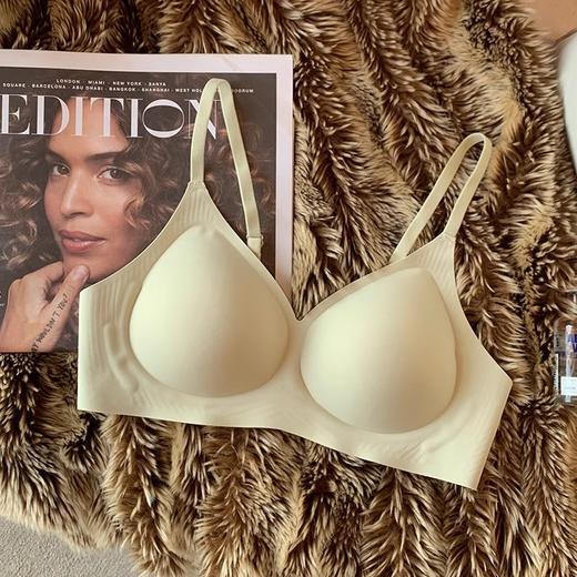 【2025黑科技果冻条上线】🔥小胸必入的抗菌无痕内衣！聚拢显大不空杯，托举收副乳防下垂，机洗百次依旧零感支撑💎健康舒适美一整天✨日本无痕内衣 抗菌小胸聚拢显大 新款果冻条 上托收副乳防下垂文胸 商品图9