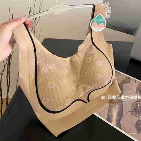 【200斤也能轻松驾驭💃】0压感无痕大码文胸🔥聚拢上托+收背塑型，蕾丝优雅还超舒适！新款大码背心文胸 200斤无痕软提拉蕾丝内衣 女聚拢上托防外扩胸罩 商品图8
