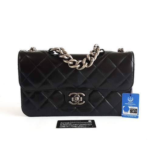 【95新】CHANEL香奈儿黑银油蜡皮孟买链条包单肩包180525AI03 现售价：15000 商品图1