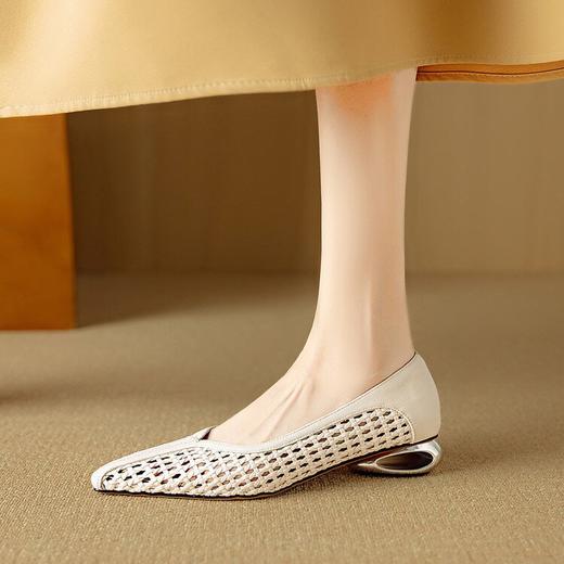 【预售5天】法式镂空编织浅口单鞋女新款夏真皮尖头凉鞋低跟小皮鞋DB&M6360 商品图1