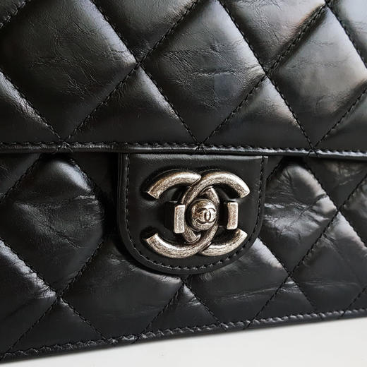 【95新】CHANEL香奈儿黑银油蜡皮孟买链条包单肩包180525AI03 现售价：15000 商品图9