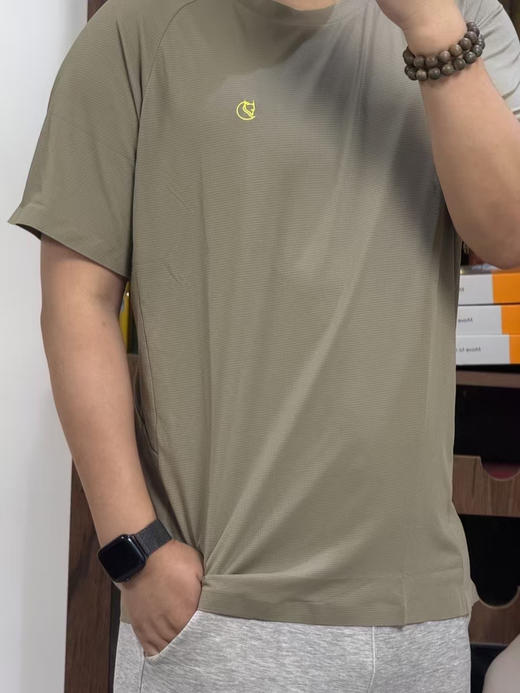 正品北极狐轻量徒步登山速干除臭短袖T恤，原价600多，几乎没有重量，超轻，0感短袖，竹纤维，速干面料，

黑色，灰色，绿色，m-2xl 商品图8