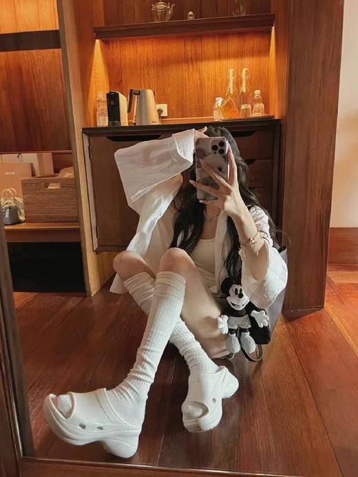 Crocs x  Balenciaga巴黎世家 套脚圆头 防臭一字拖鞋 白色（HC） 商品图4