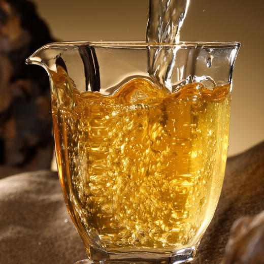 【5月30日19:00准时开抢！】【专柜价：9980元/片 仅限前18名VIP抢购：648元/片 ！拍7发8拍42发48】2025年冰岛老寨05号茶农357克 【特批麒麟王生产线 精选92棵 】 商品图2