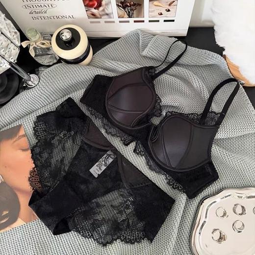 「🔥法式蕾丝×缎面质感，性感加倍！💃聚拢上托不跑位，甜辣内衣让你自信爆棚✨」法式缎面蕾丝性感有钢圈薄内衣套装 聚拢文胸 上托收侧乳防下垂甜辣 商品图3