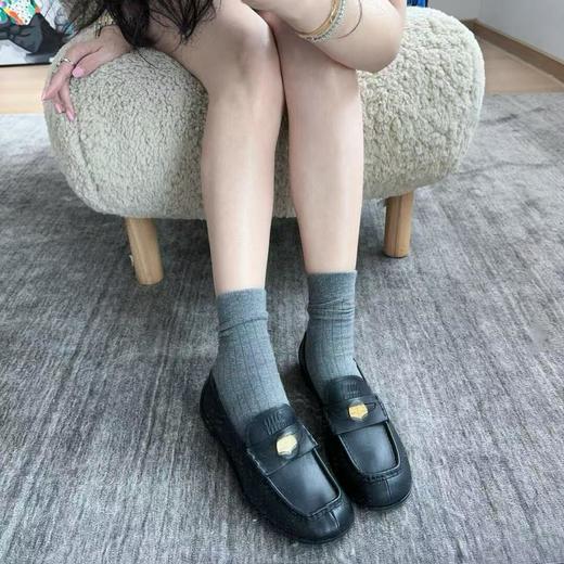 Miu Miu 2025春夏系列再次推出 Penny金币乐福鞋（HC） 商品图5